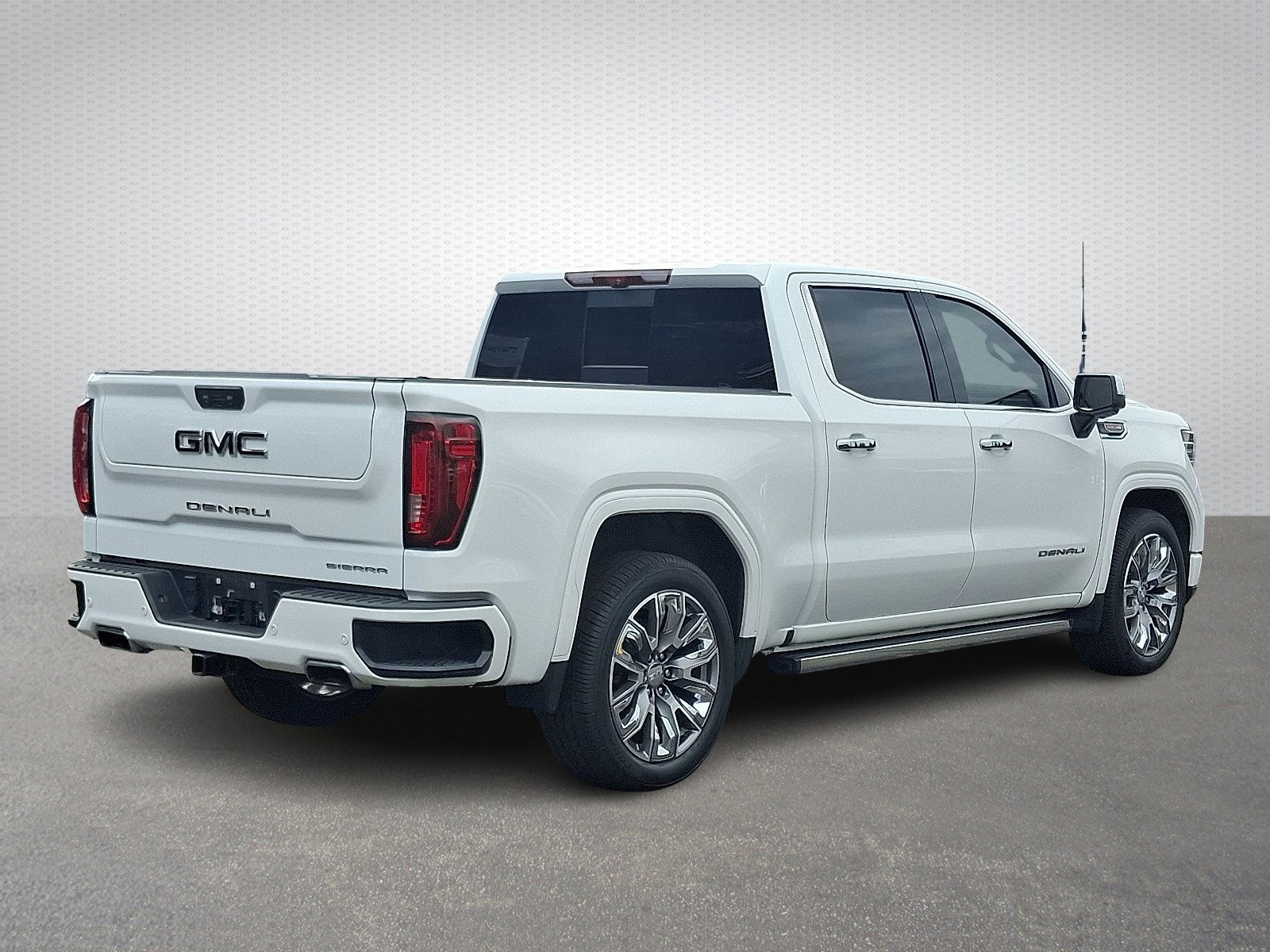 Used 2023 GMC Sierra 1500 Denali w/ Denali Reserve Package image 6