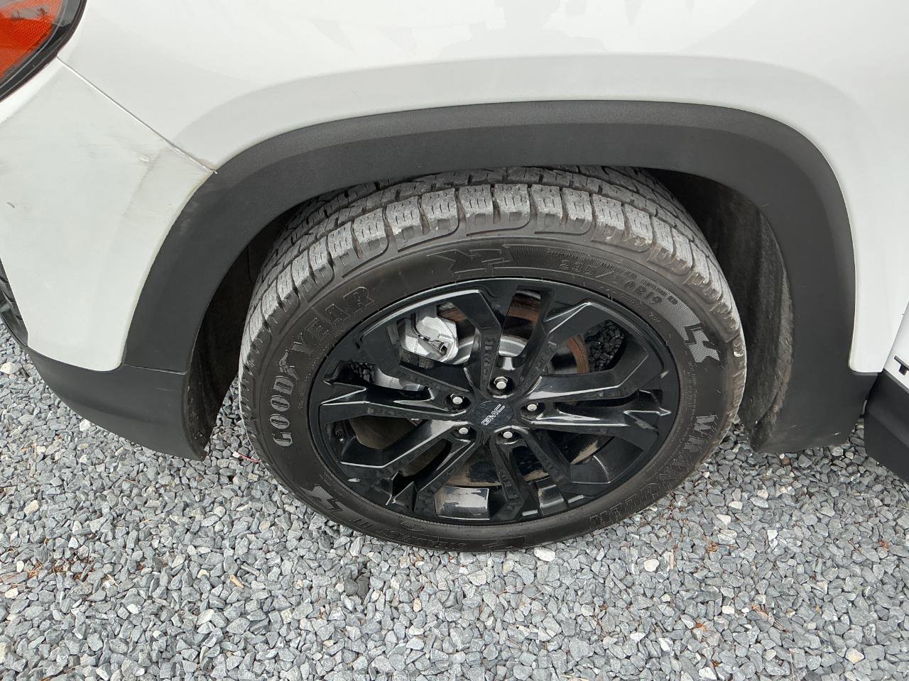 Used 2020 GMC Terrain SLE w/ Driver Convenience Package FWD image 25