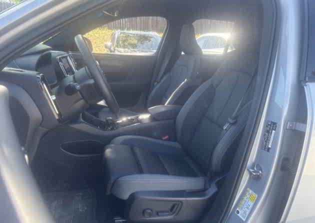 Used 2023 Volvo XC40 Recharge Core w/ Protection Package Premier AWD/4WD image 2