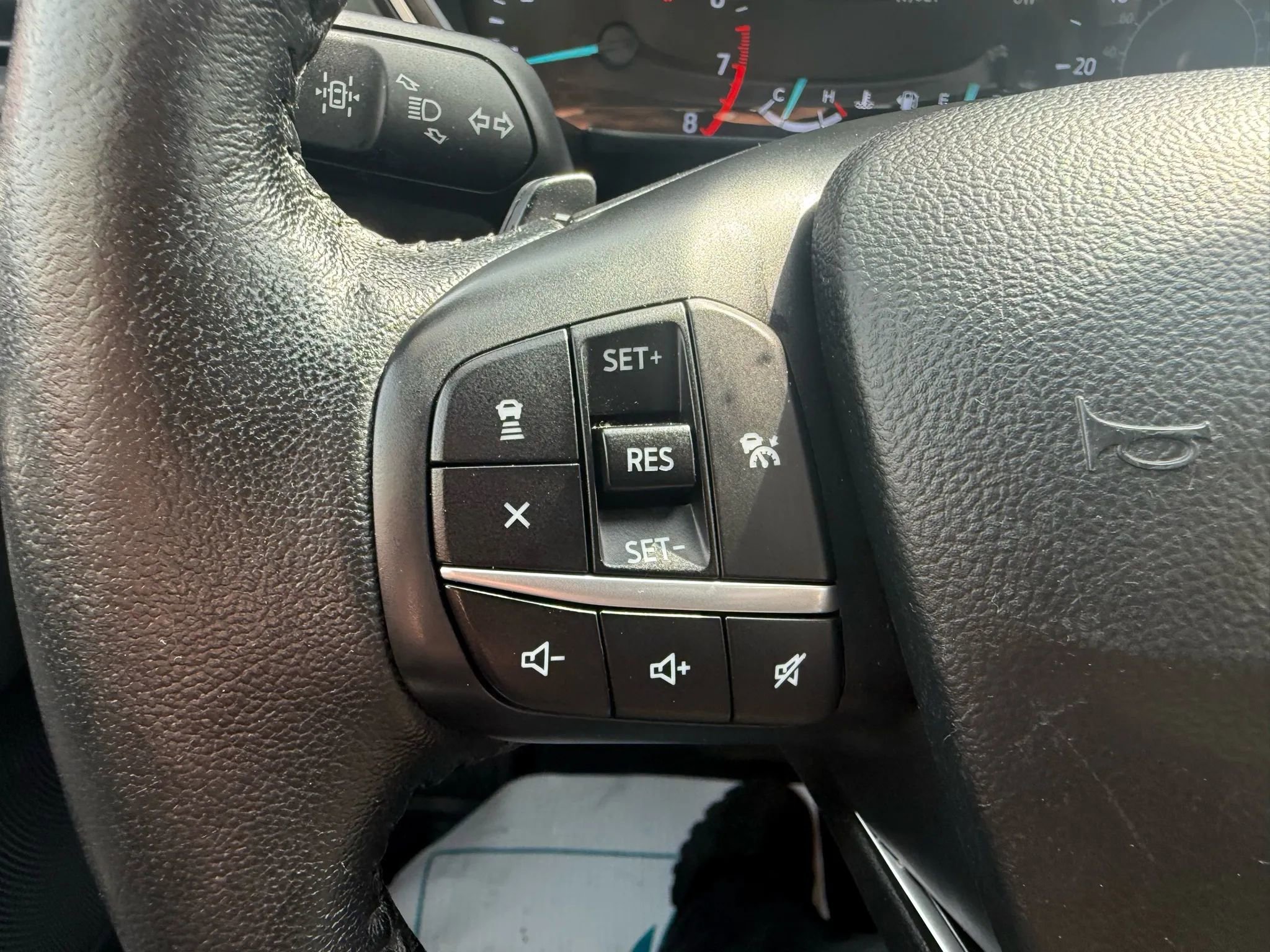 Used 2020 Ford Escape SEL image 13