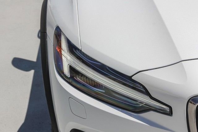 New 2025 Volvo V60 B5 Cross Country Ultra w/ Climate Package image 11