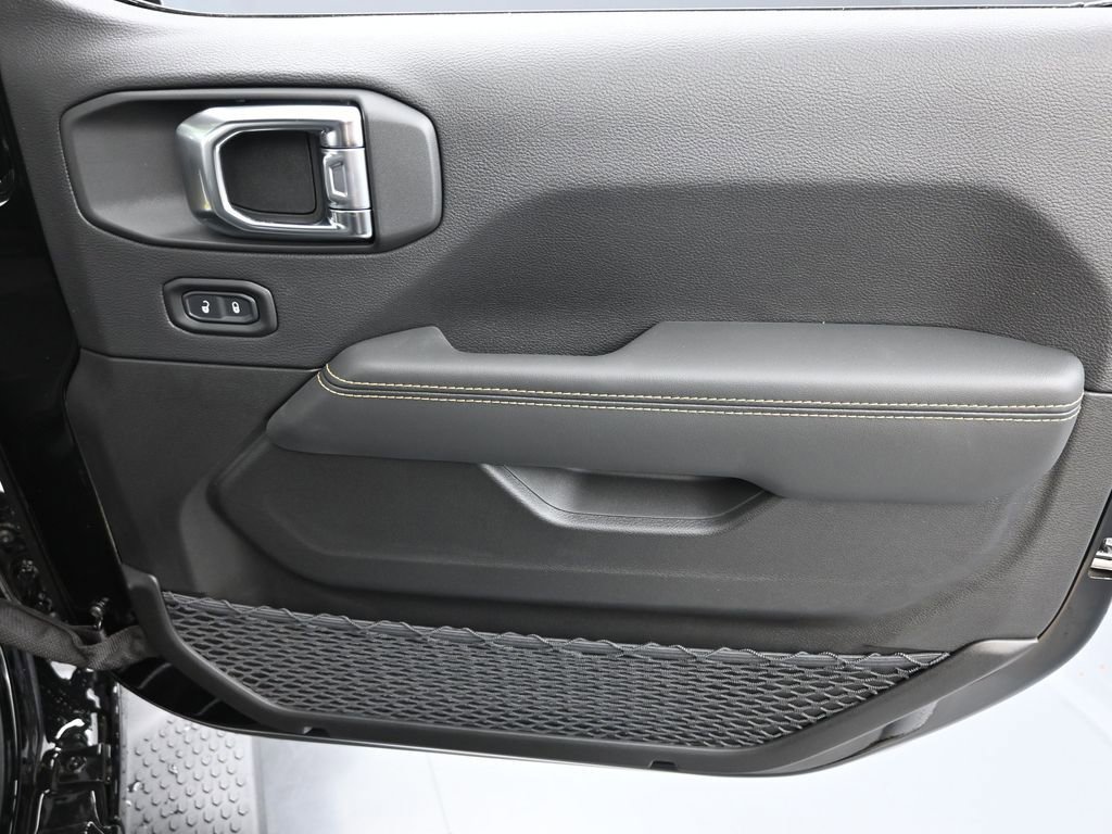 New 2025 Jeep Wrangler Sahara image 17