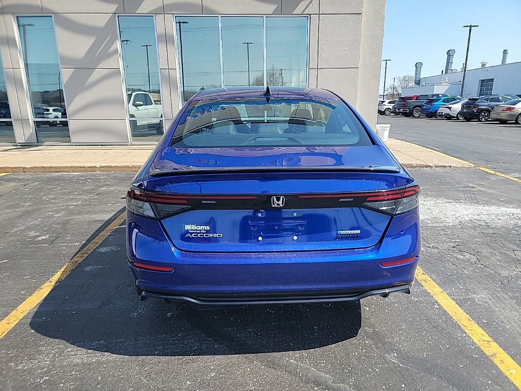Used 2024 Honda Accord Sport image 4