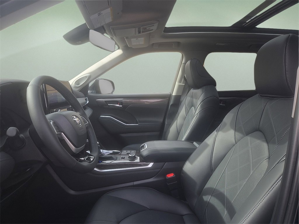 New 2026 Toyota Highlander Platinum image 20