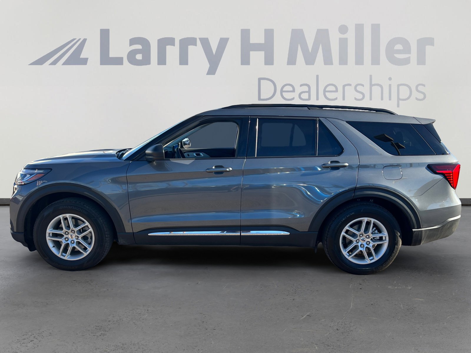 Certified 2025 Ford Explorer Active video 2