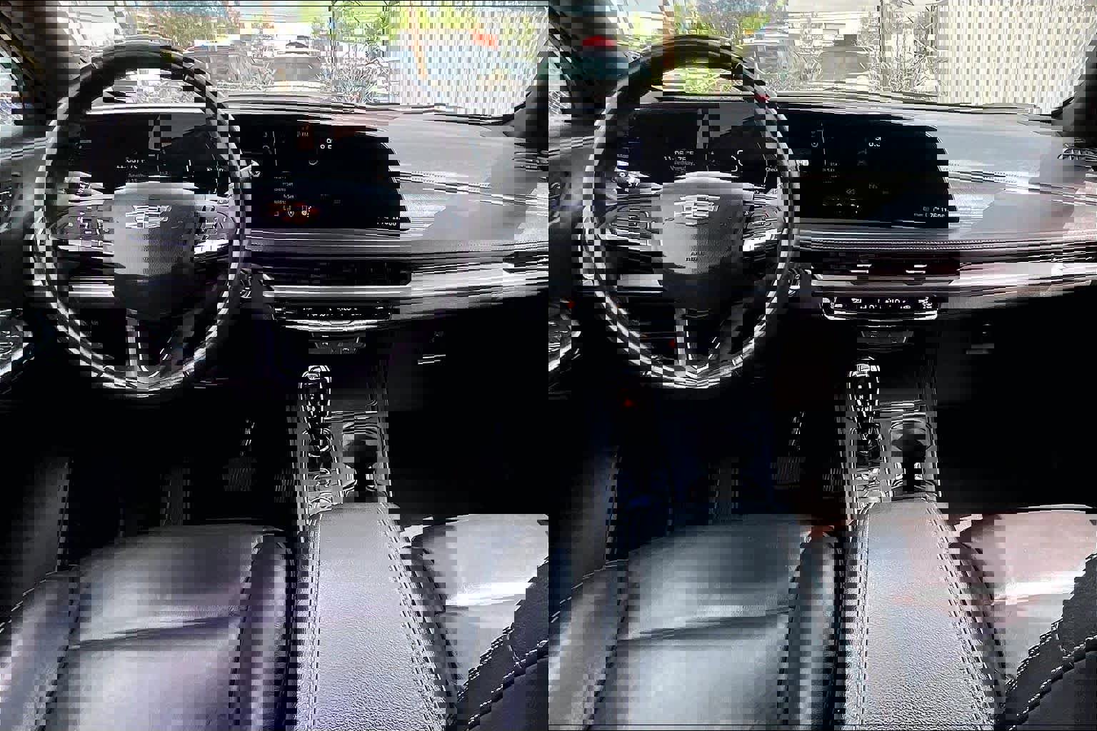 Used 2024 Cadillac XT4 Premium Luxury image 16