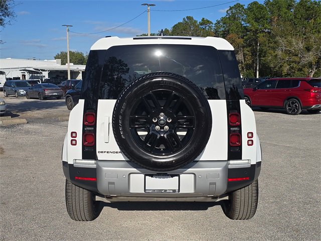 Used 2025 Land Rover Defender 110 S image 5