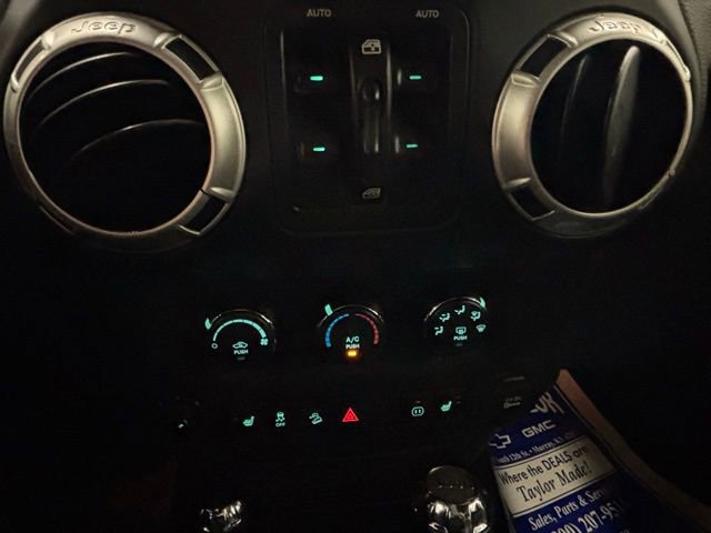 Used 2016 Jeep Wrangler Unlimited Sahara w/ Max Tow Package image 24