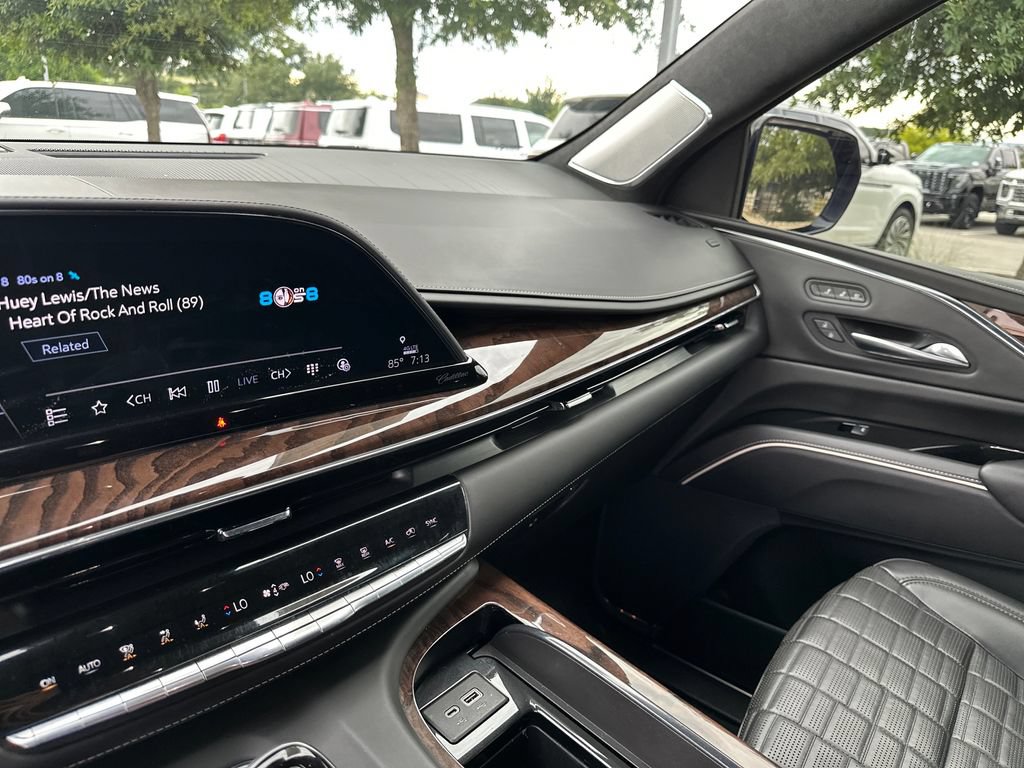 Used 2021 Cadillac Escalade Sport Platinum AWD/4WD image 23