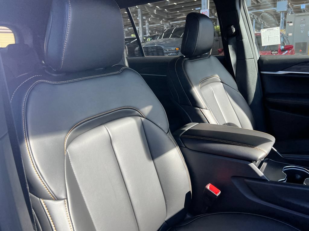 New 2026 Jeep Grand Cherokee L Limited AWD/4WD image 15