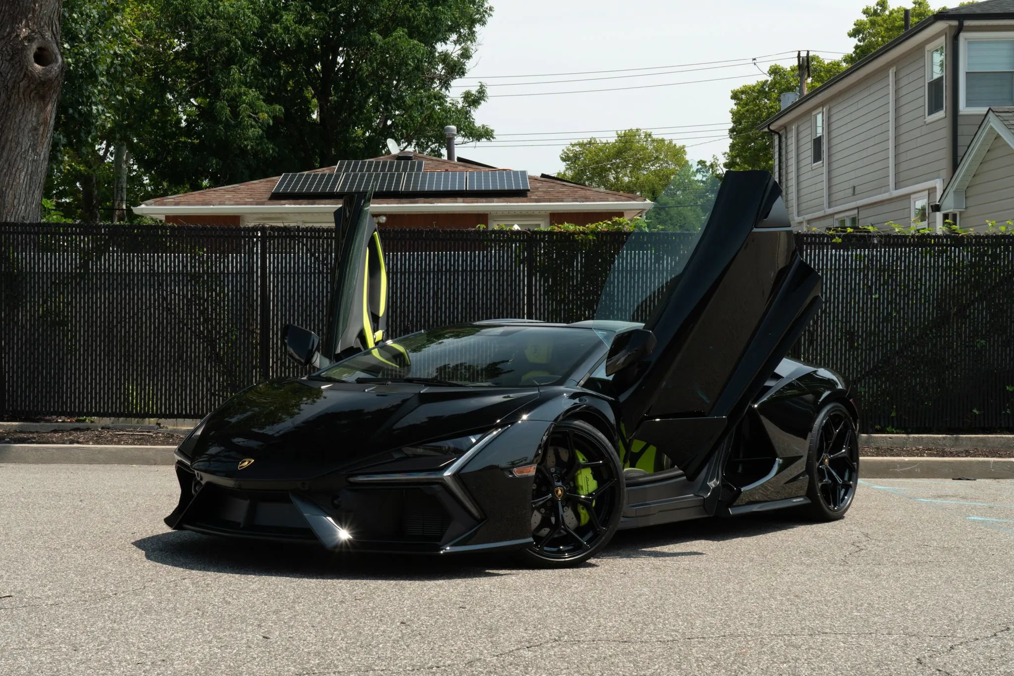 Used 2024 Lamborghini Revuelto AWD/4WD image 2