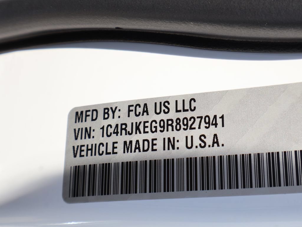 Used 2024 Jeep Grand Cherokee L Summit AWD/4WD image 46