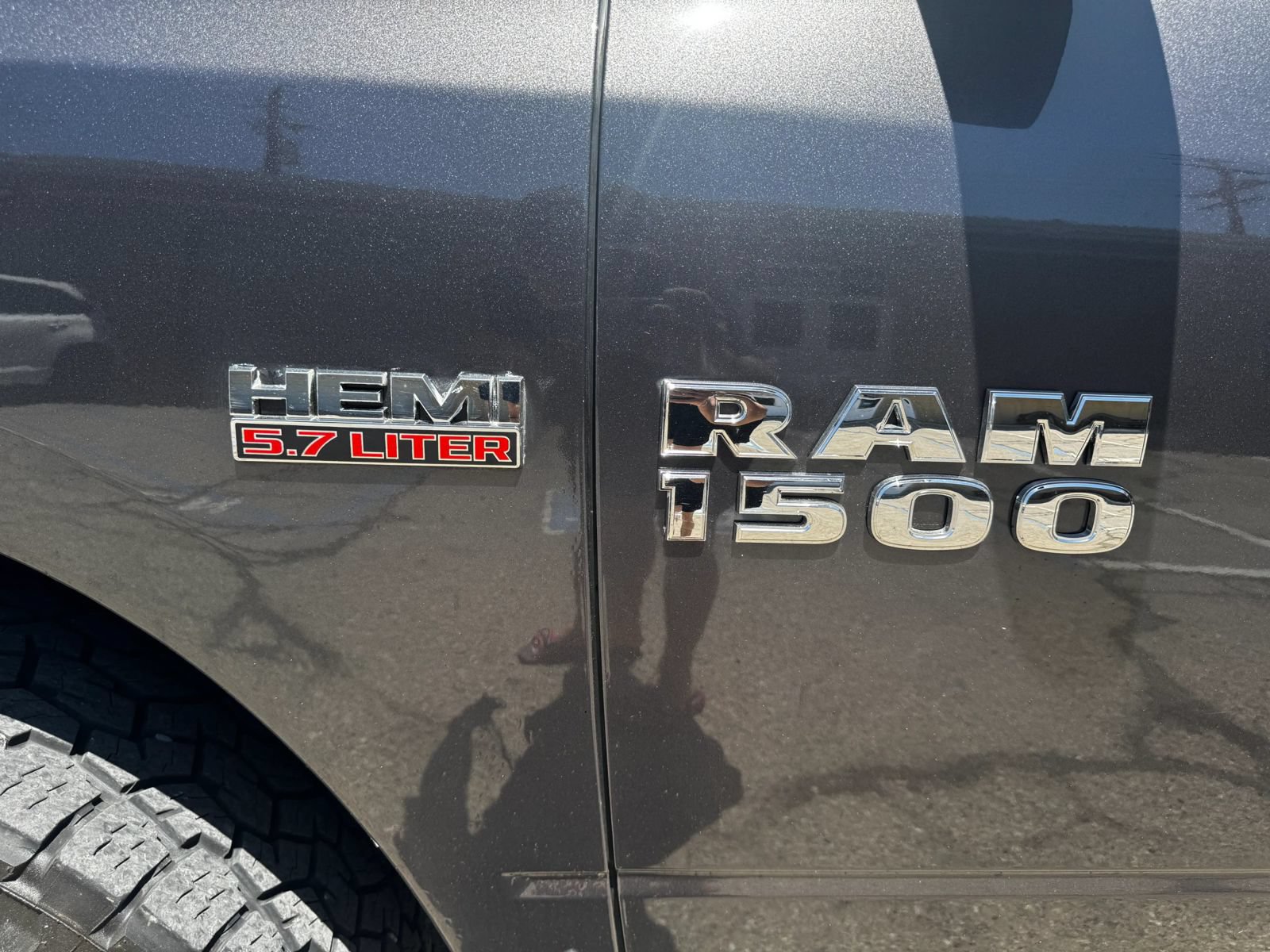 Used 2018 RAM 1500 Classic SLT AWD/4WD image 9