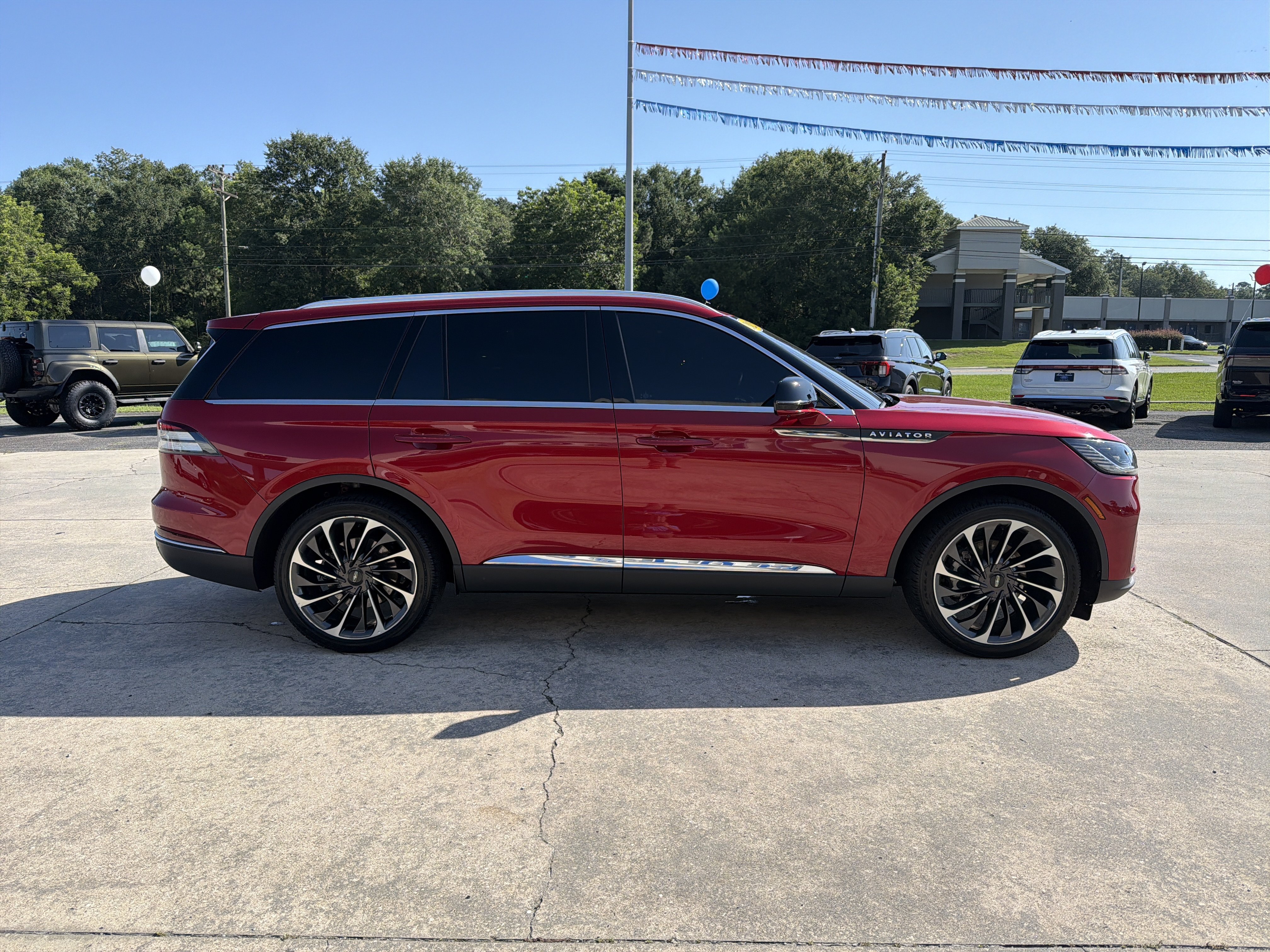 Used 2025 Lincoln Aviator Reserve w/ Luxury Package RWD image 5