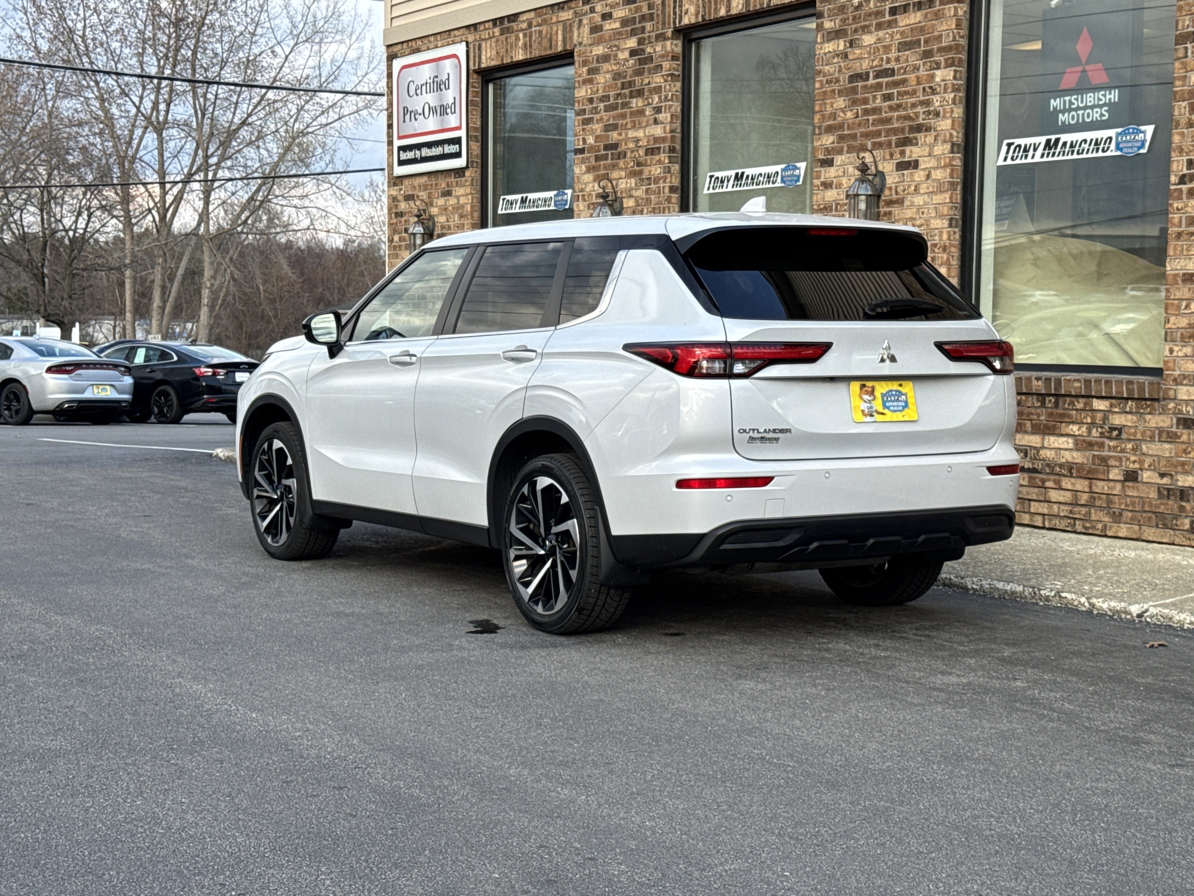 Used 2022 Mitsubishi Outlander ES image 5