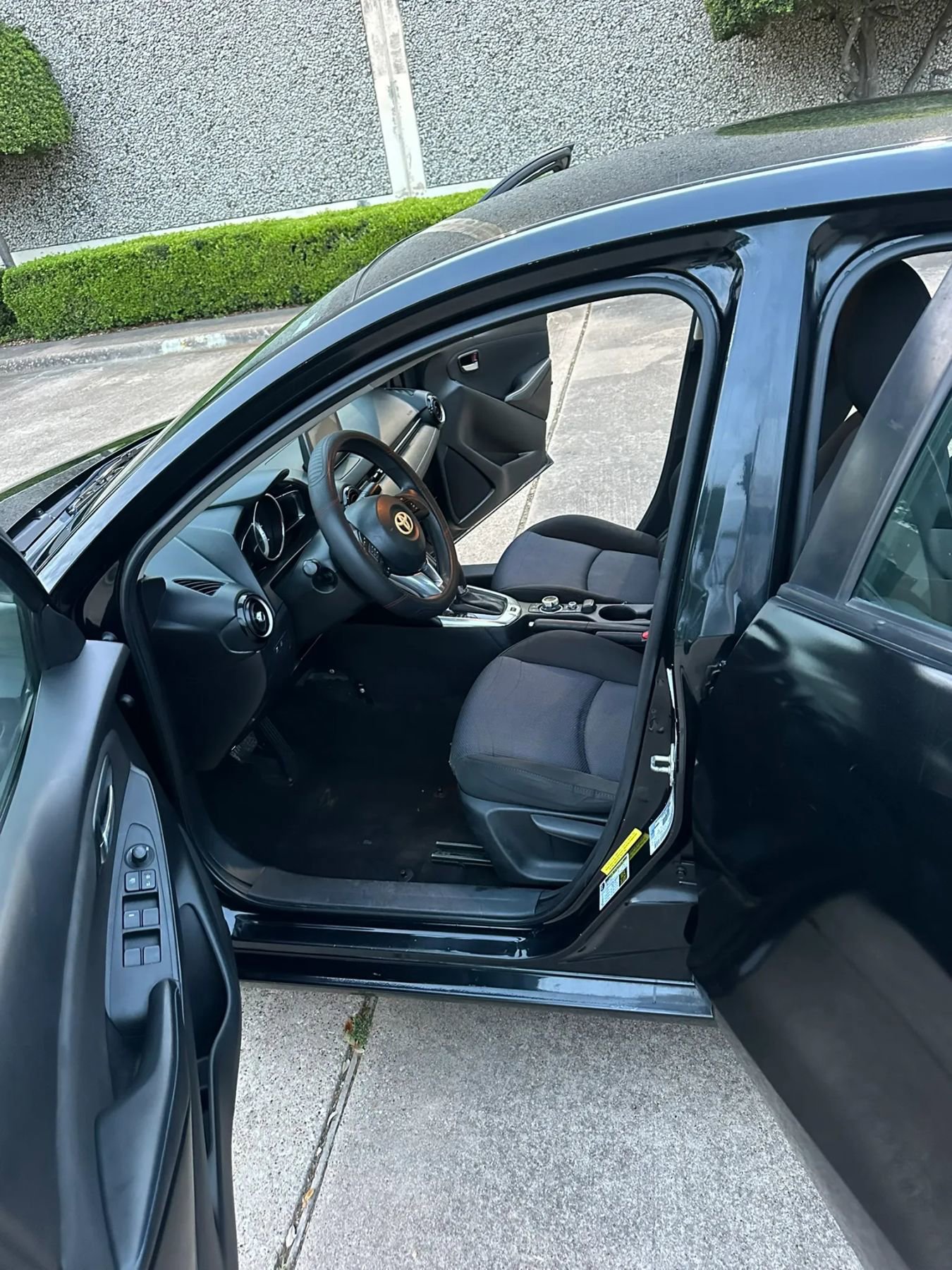 Used 2017 Toyota Yaris iA image 12