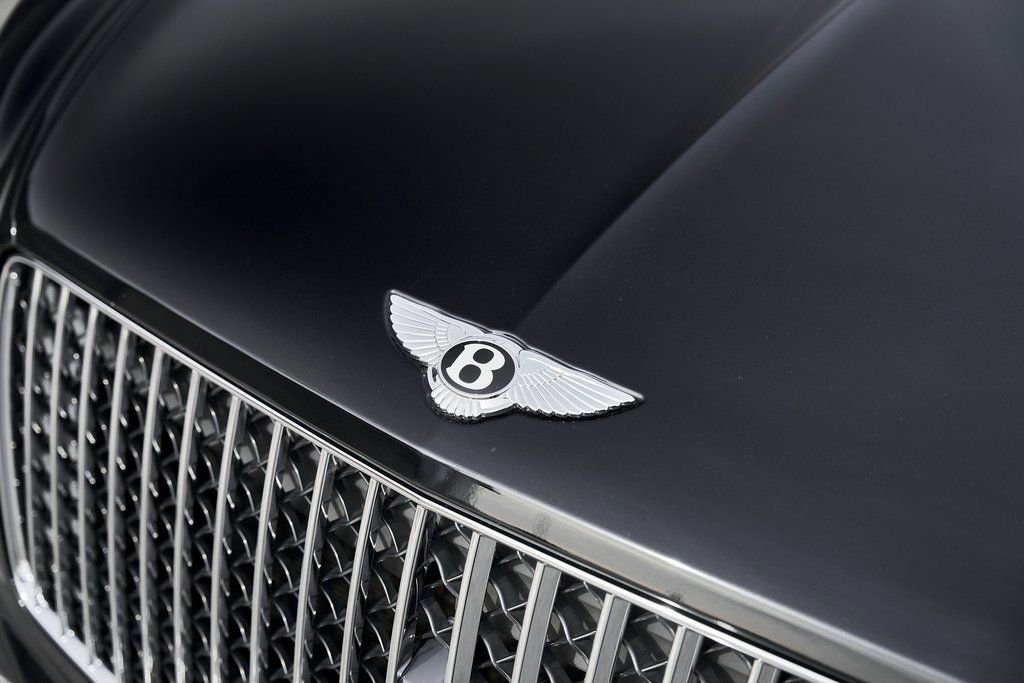 Used 2023 Bentley Bentayga Extended Wheelbase AWD/4WD image 8