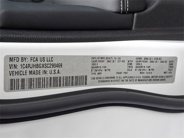 Used 2025 Jeep Grand Cherokee Limited image 27