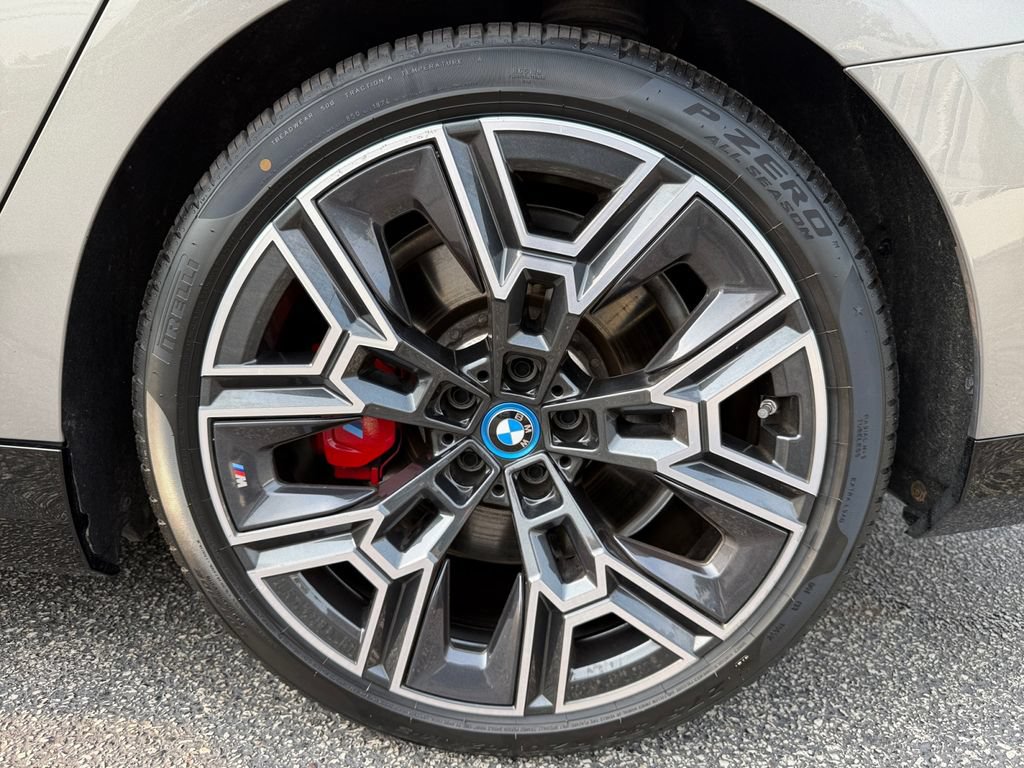 Certified 2025 BMW 550e xDrive w/ Executive Package AWD/4WD image 16