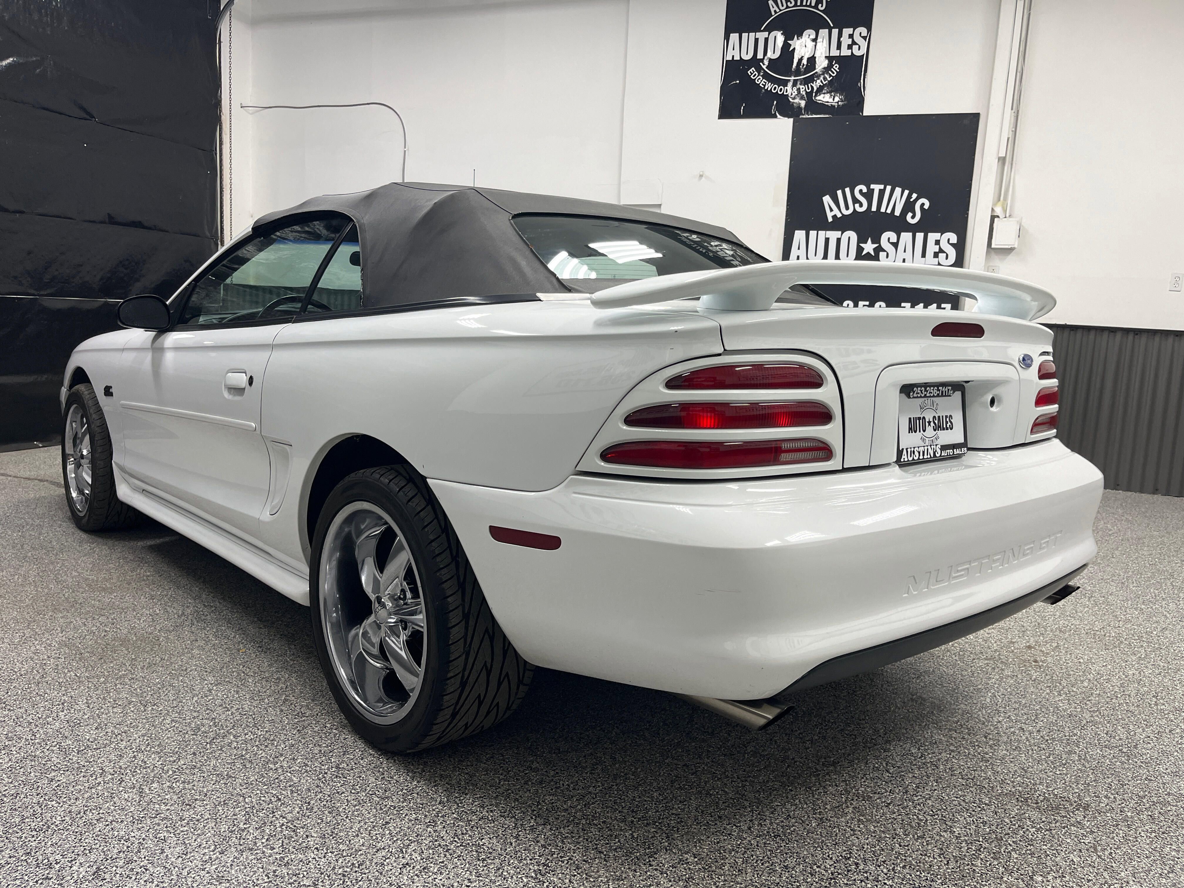 Used 1995 Ford Mustang GT RWD image 8