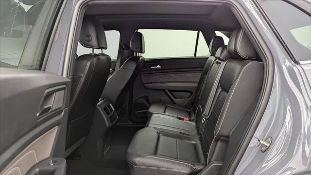 Used 2021 Volkswagen Atlas Cross Sport SE w/ Panoramic Sunroof Package image 16