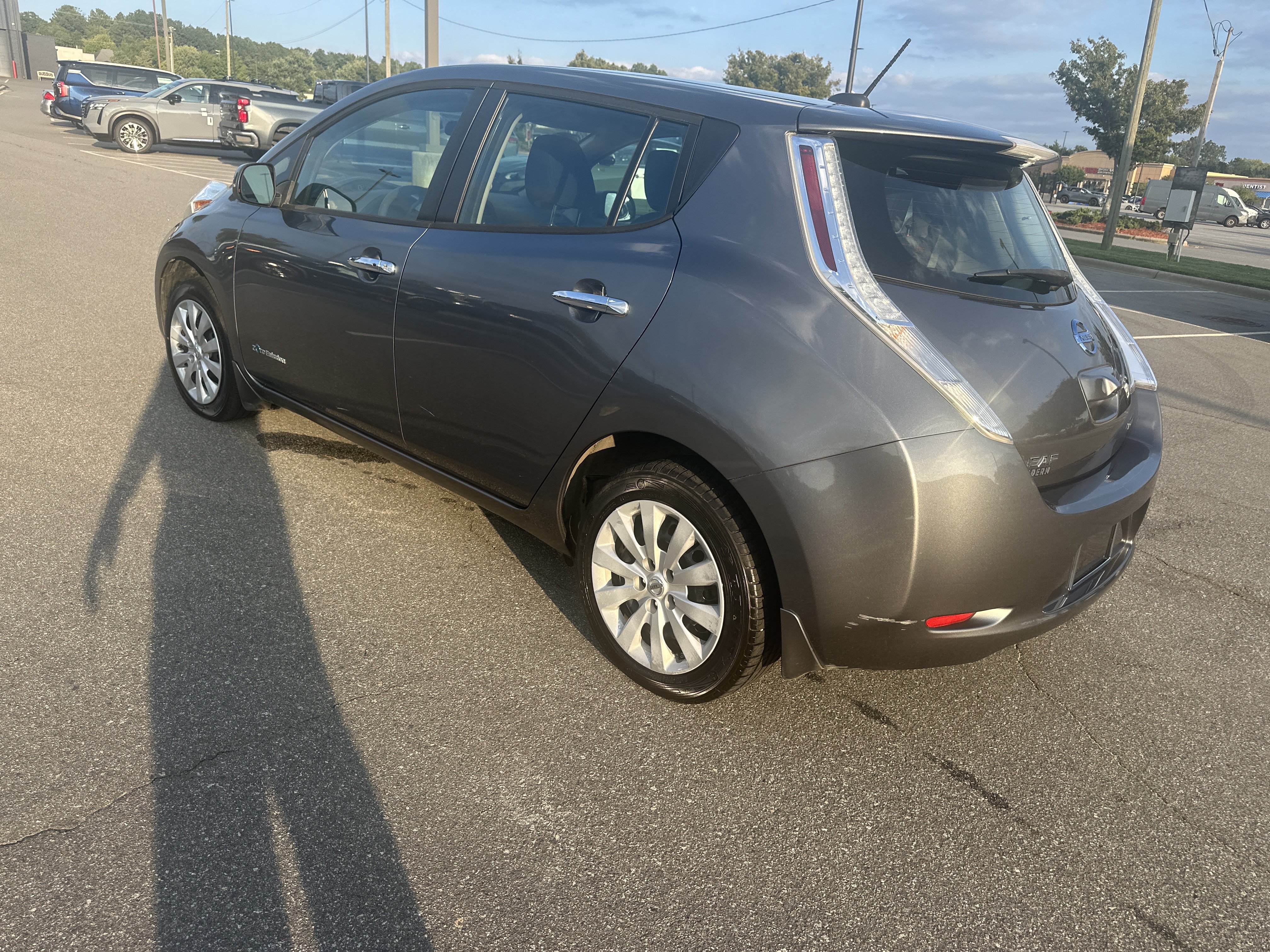 Used 2016 Nissan Leaf S w/ Charger Package FWD image 7