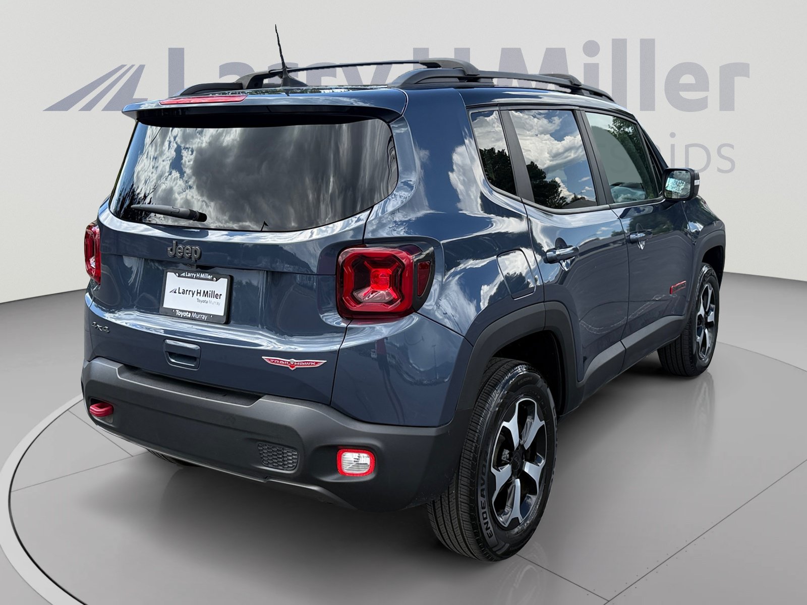 Used 2020 Jeep Renegade Trailhawk w/ UConnect 8.4 Nav Group AWD/4WD image 5