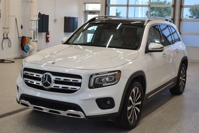 Used 2022 Mercedes-Benz GLB 250 4MATIC image 9