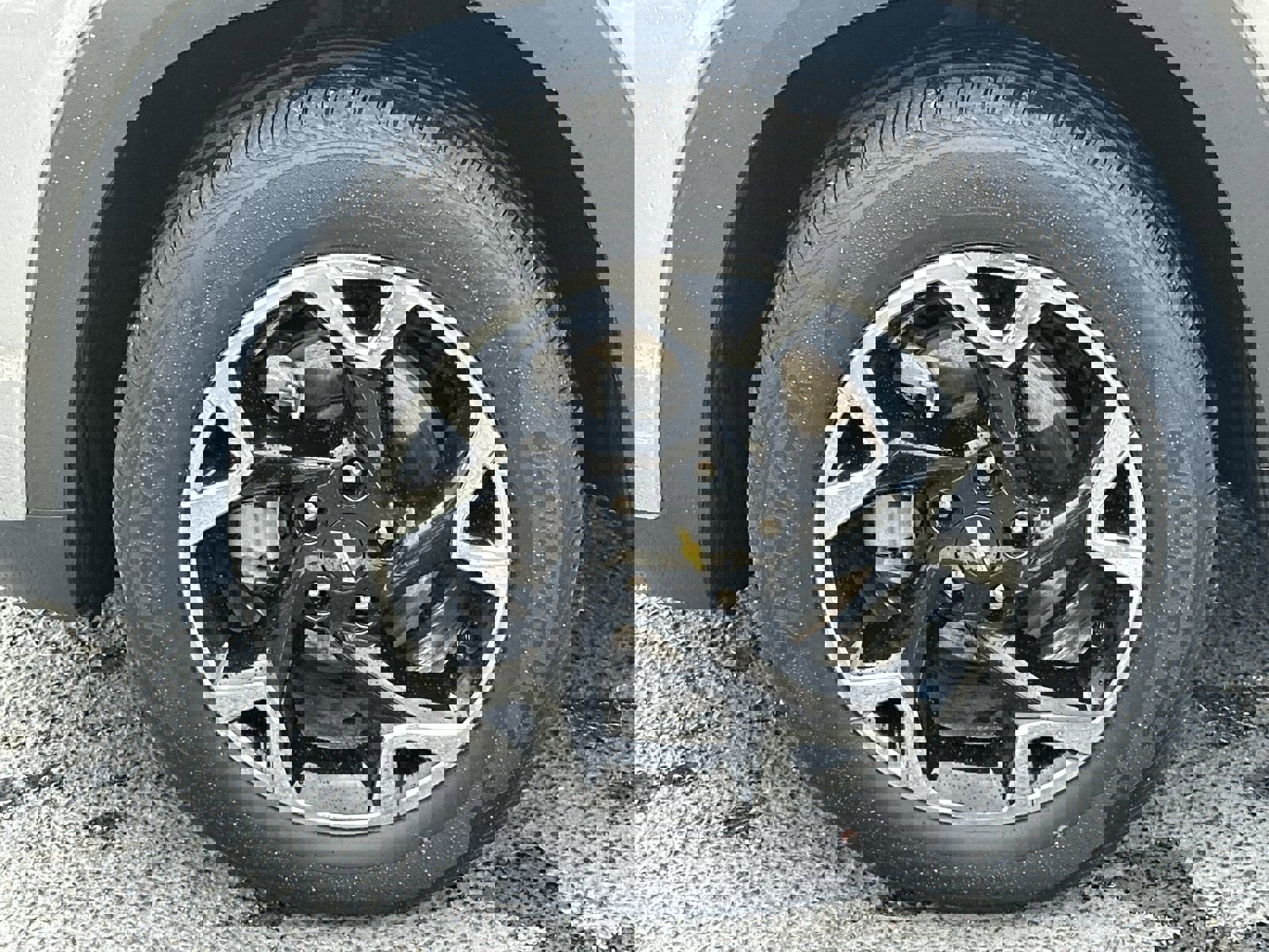 Used 2025 Chevrolet Trax LT w/ LT Convenience Package image 13