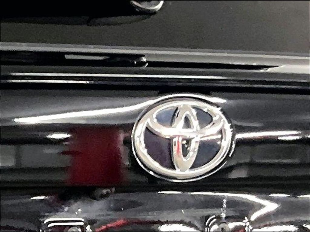 Certified 2020 Toyota RAV4 LE w/ All Weather Liner Package AWD/4WD image 27