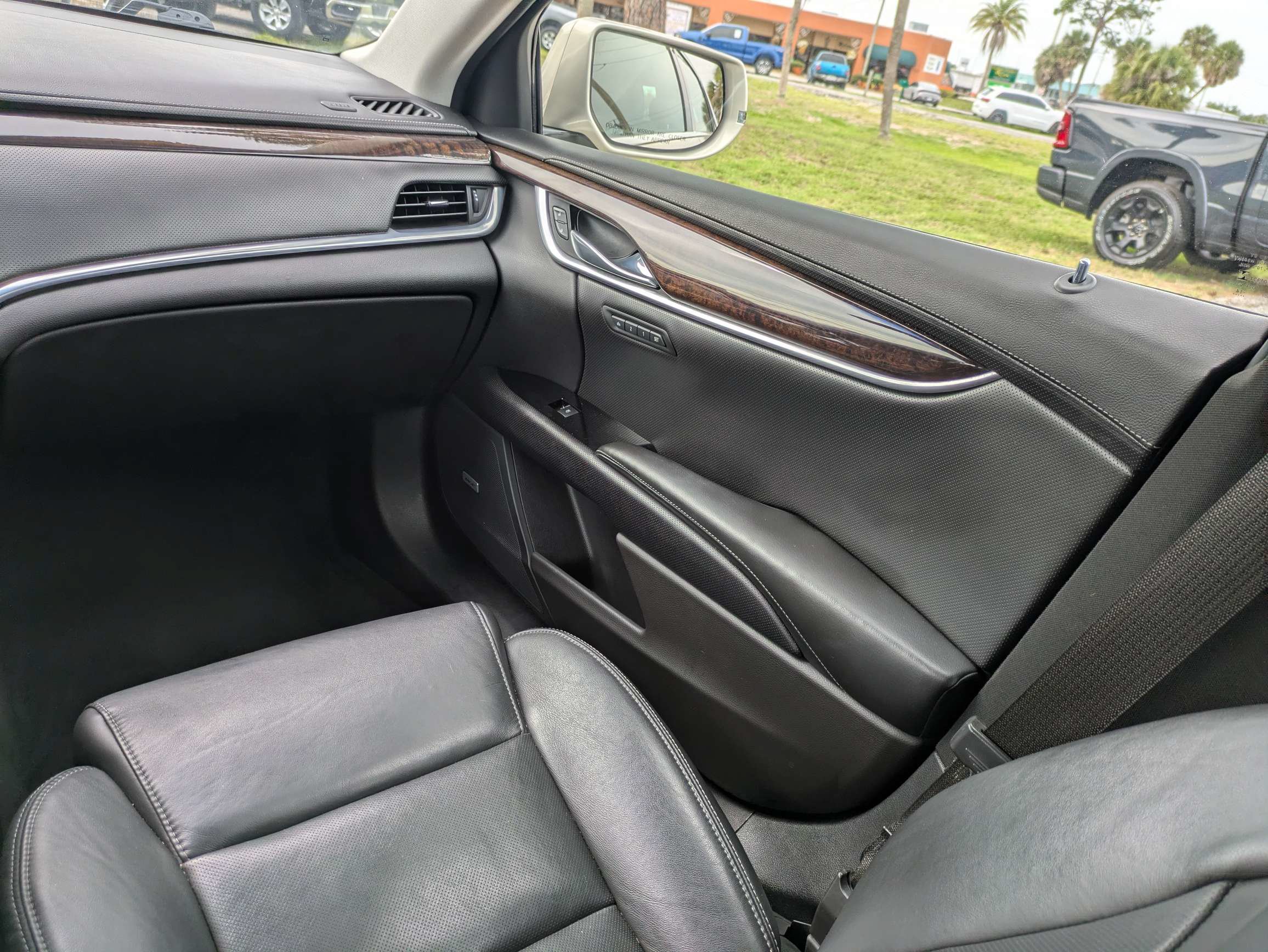 Used 2015 Cadillac XTS Luxury AWD/4WD image 18