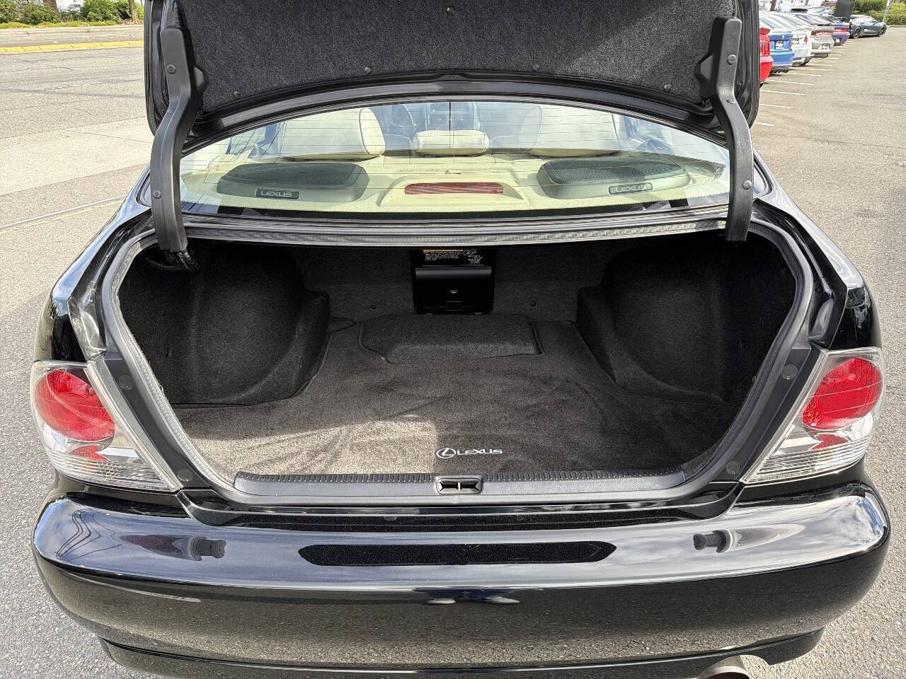 Used 2001 Lexus IS 300 RWD image 9