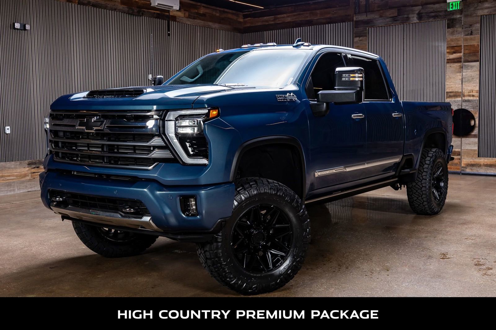 Used 2024 Chevrolet Silverado 2500 High Country w/ High Country Premium Package AWD/4WD image 5