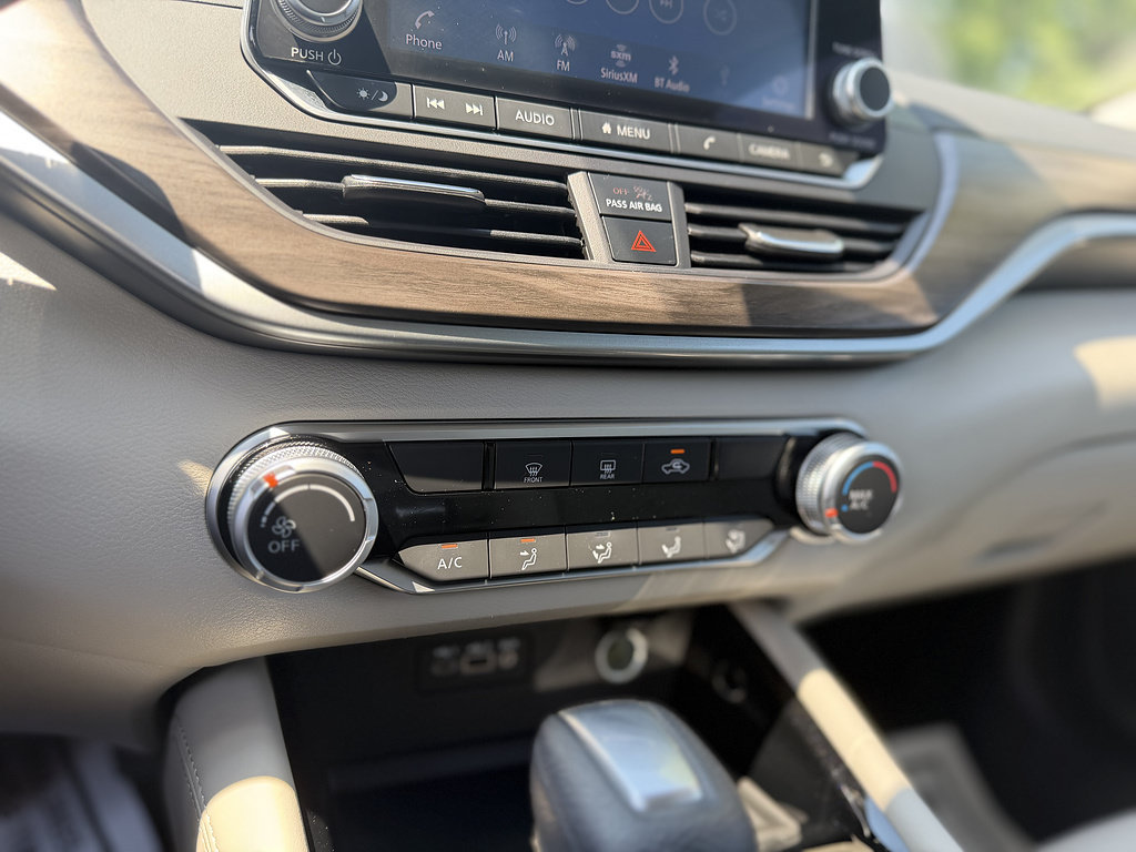 Used 2023 Nissan Altima 2.5 SV AWD/4WD image 16