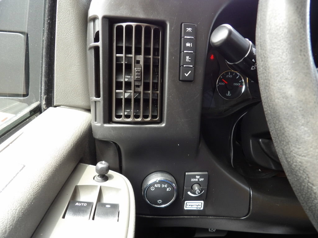 Used 2022 GMC Savana 3500 Extended w/ Power Convenience Package RWD image 19