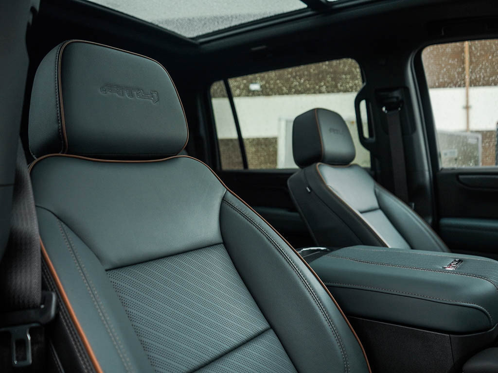 New 2026 GMC Yukon XL AT4 w/ AT4 Premium Package AWD/4WD image 12