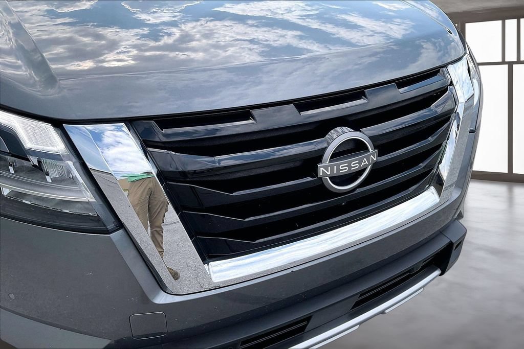 Used 2022 Nissan Pathfinder SL FWD image 31