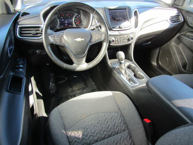 Used 2023 Chevrolet Equinox LT w/ Driver Convenience Package image 2