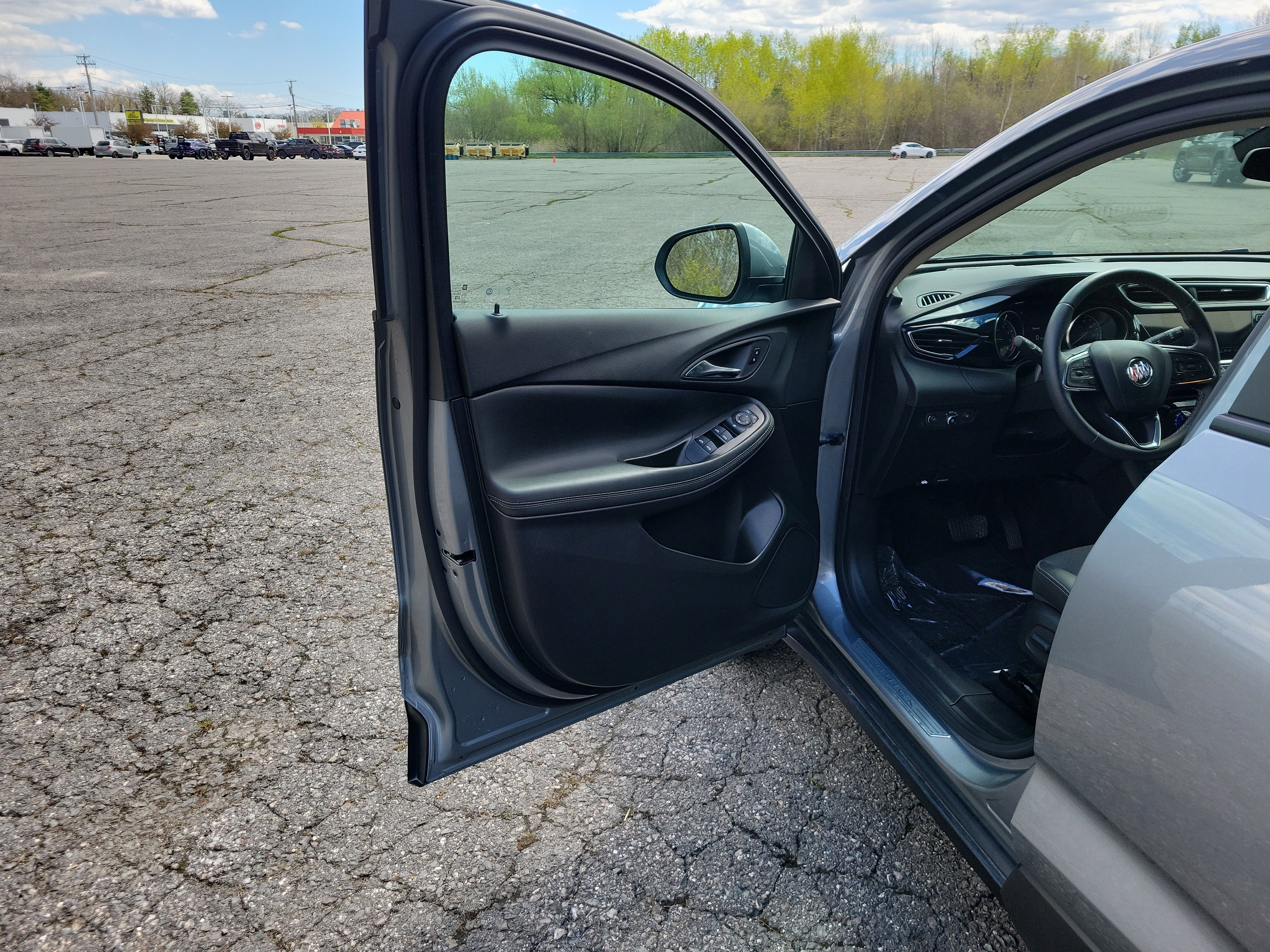 Used 2023 Buick Encore GX Preferred w/ Cold Weather Comfort Package AWD/4WD image 15
