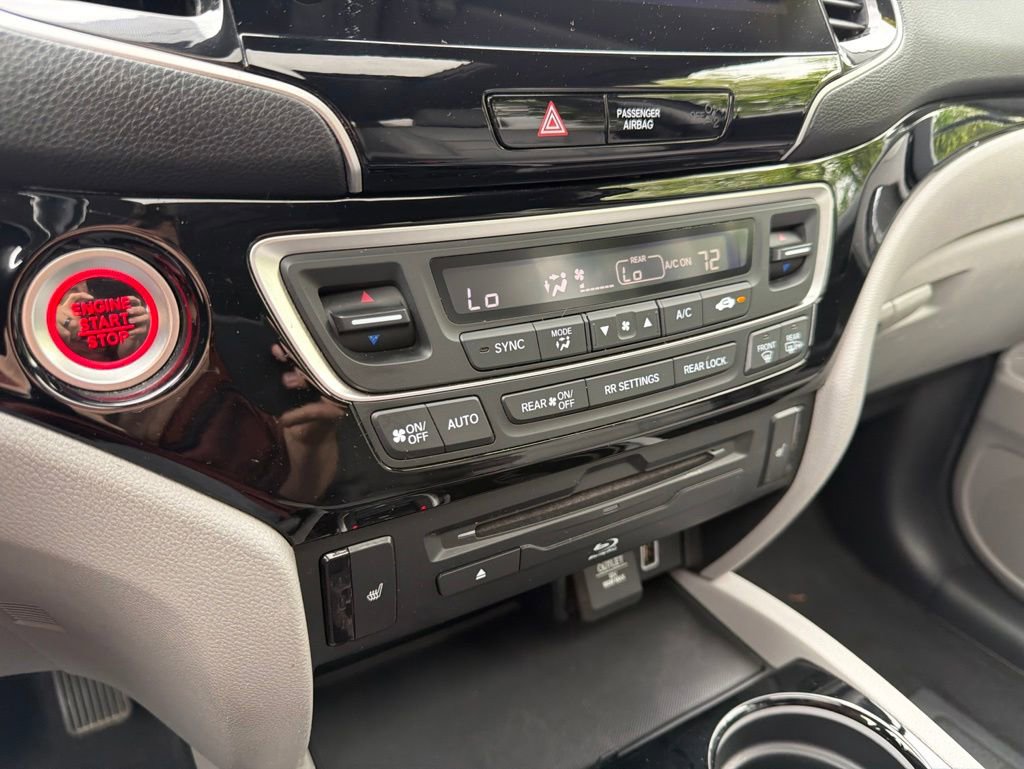 Certified 2020 Honda Pilot Touring image 32
