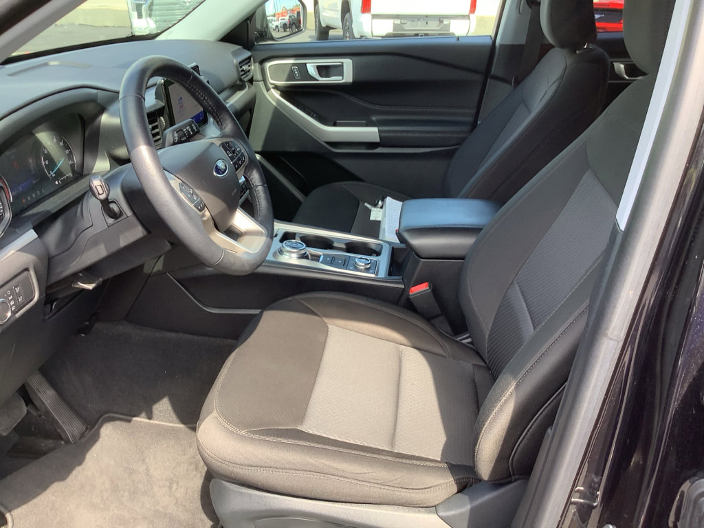 Used 2022 Ford Explorer XLT image 11