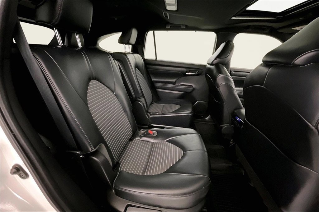 Used 2022 Toyota Highlander XSE image 20