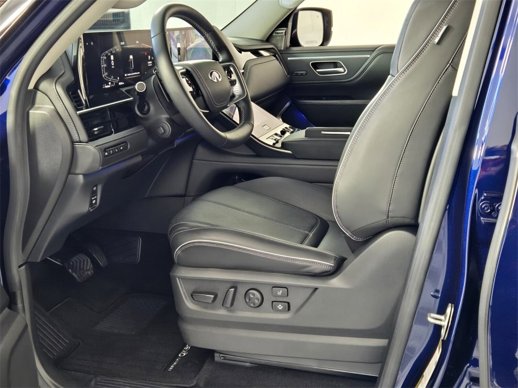 Used 2025 INFINITI QX80 Sensory image 7
