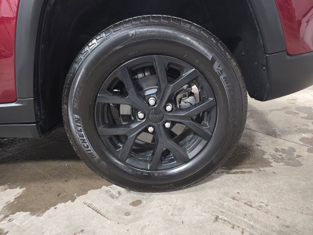 Used 2024 Jeep Grand Cherokee Altitude image 31