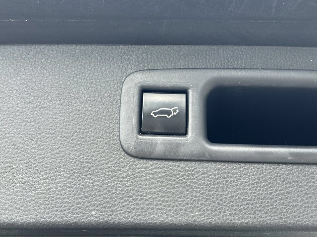 Used 2024 Toyota Highlander LE AWD/4WD image 40