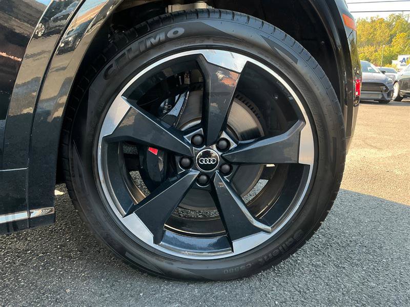 Used 2019 Audi SQ5 Prestige w/ Prestige Package image 15