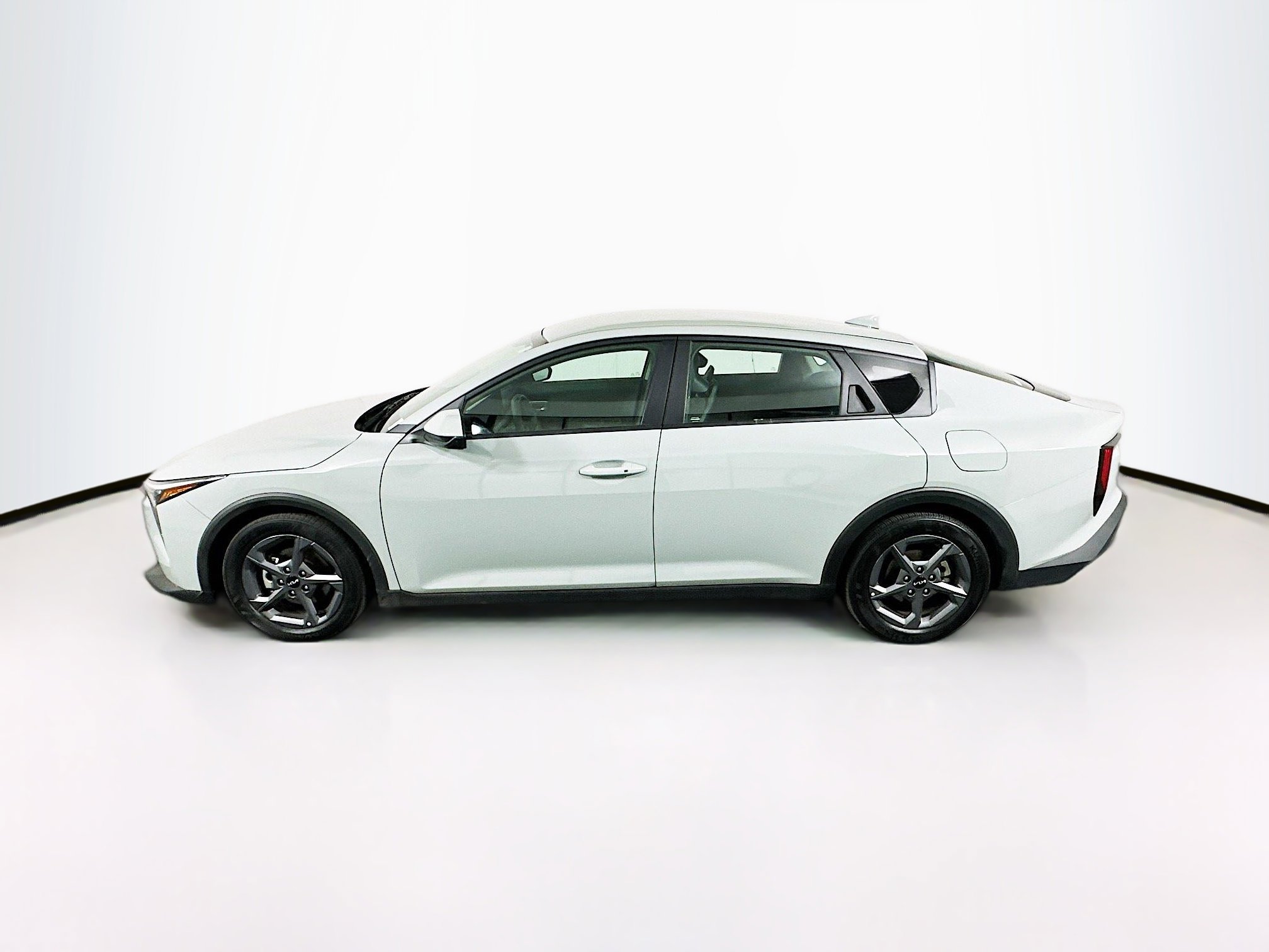 Used 2025 Kia K4 LXS image 4