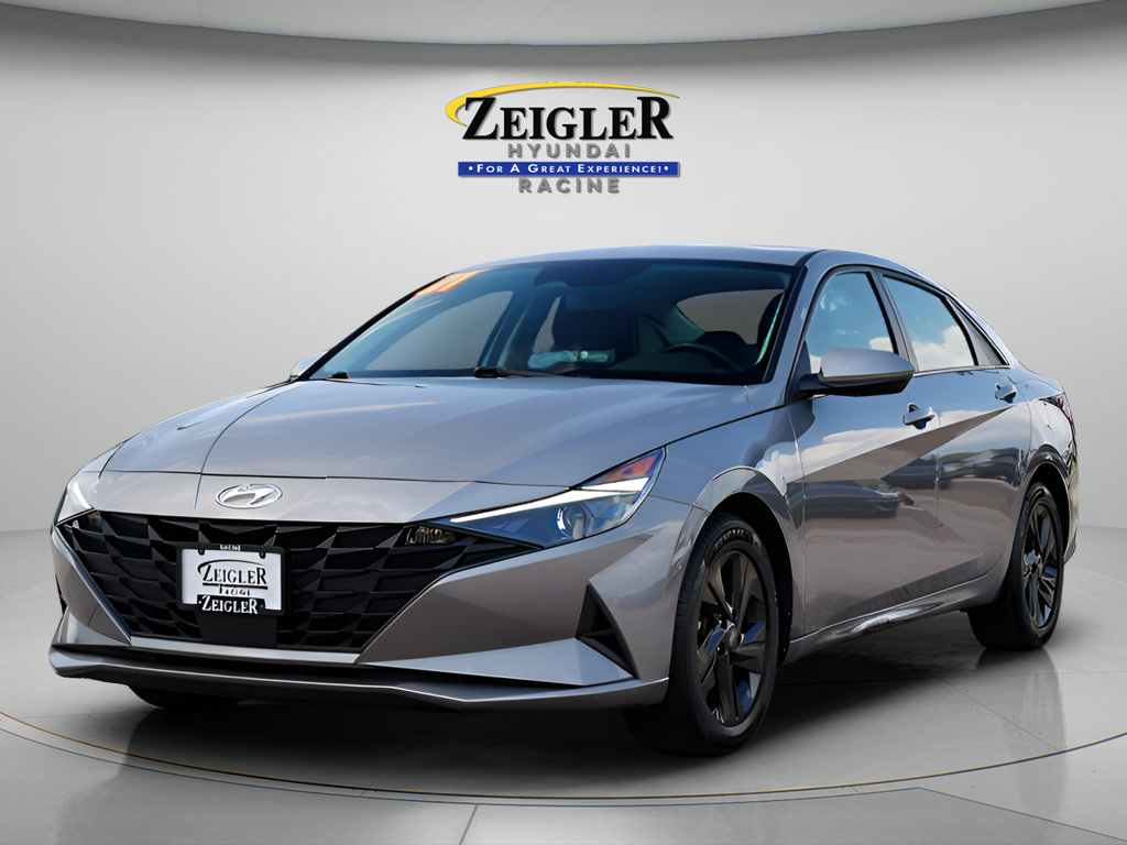 Certified 2021 Hyundai Elantra SEL w/ Convenience Package FWD image 3