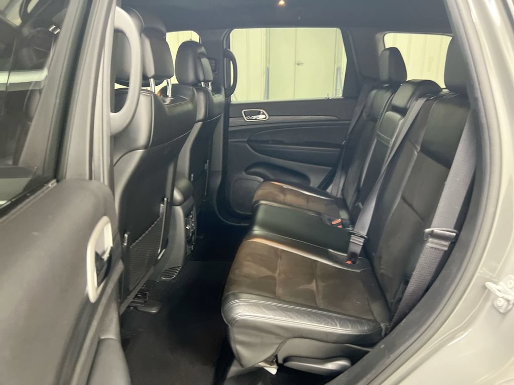 Used 2020 Jeep Grand Cherokee Altitude AWD/4WD image 23