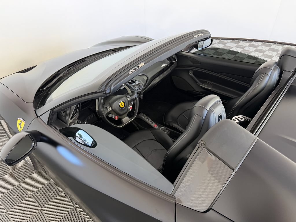 Used 2018 Ferrari 488 Spider RWD image 17